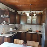 Gouvas Stone House קרפניסיון