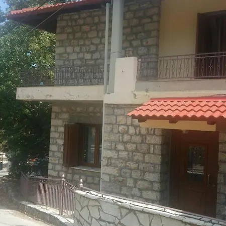 Gouvas Stone House Dom wakacyjny Karpenísion