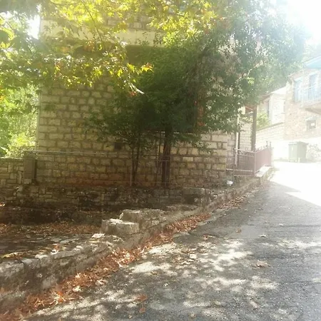 Gouvas Stone House Karpenísion